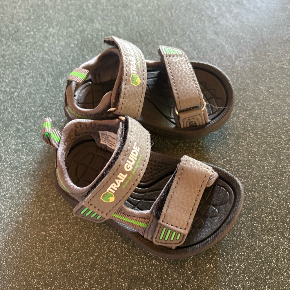 Size 4 toddler shoes adjustable